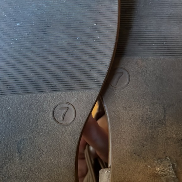 Sandals - Picture 4 of 4